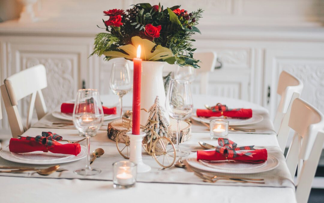 Christmas wedding table with crackers